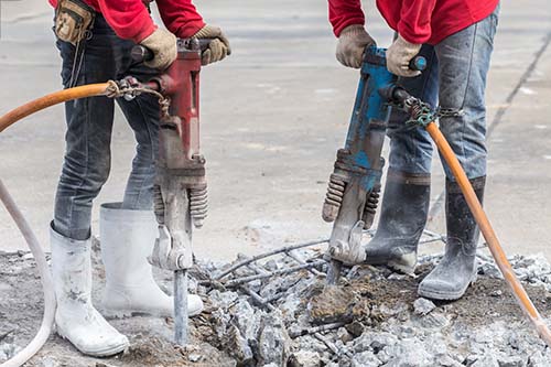 CANUE | CANUE Expert Webinar - Noise Pollution and Health - October 27, 2022 | 12 p.m. - 1 p.m. (ET)Construction worker removes excess concrete with drilling machin